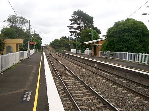 Tallong railway station